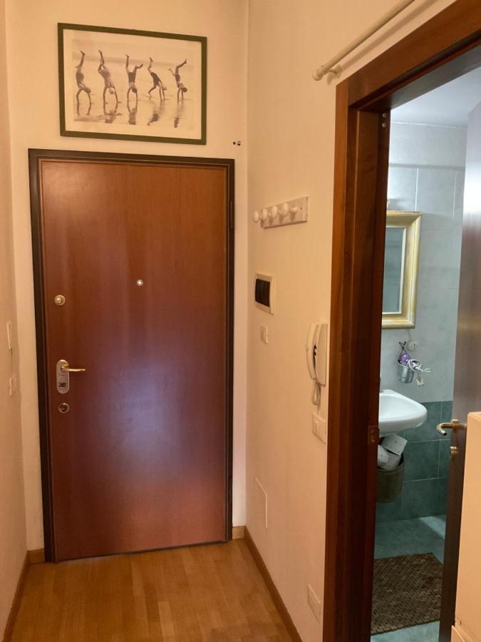 Isolab: Monolocale In Zona Isola Lägenhet Milano Exteriör bild